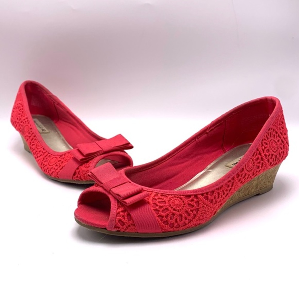 American Eagle Pink Peep Toe Crochet Cork Wedges